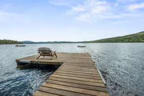 maison récente à l'extrémité d'un chemin de terre sur Rangeley - Image 2