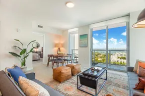 Modern Rustic 1Bdrm Condo W/Bay & Pool Views - Image 3