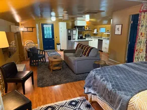 Basil Bungalow Guesthouse | Plaza Midwood - Image 2
