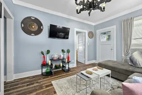 Casa Bella- Chic, Retro Apt- Steps to Historic District! - Image 2