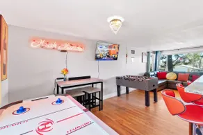 HotTub PoolTable GameRoom MovieTheater 420Friendly - Image 5