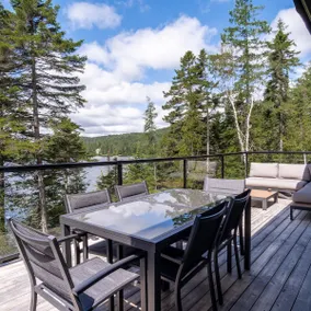 Luxury waterfront chalet with fireplace, dock, quiet lake & hot tub - Image 3