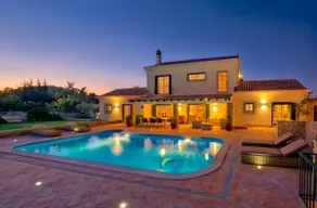 Family Villa with Pool & Algarve Views - Image 4