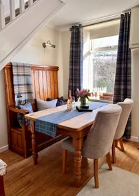 4 Walkers Cottage - Cosy, dog friendly with private unique BBQ hut! - Image 3