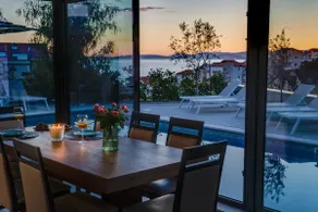 Luxury VILLA CECILIA with 4 en-suite bedrooms located 250m from the beach in Podstrana, max 8 people - Image 3