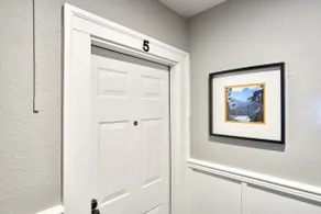Luxury Flat in Downtown Newberg - Suite #5 - Image 3
