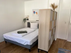 Milan-Appartement-Vue sur Jardin-Salle de bain privée - Image 5