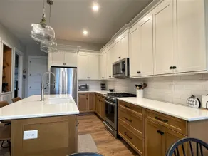 New Built! 5 BR+, 4.5 Bath, Sunset View, Lake Cove - Image 4