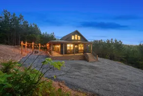 Brand new Charming!1bed/4 guests cabin with Views - Image 3
