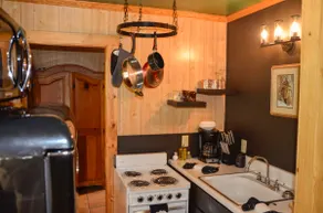 Canyon Cabin (Unit 17) at The Woolly Bugger Inn - Image 5