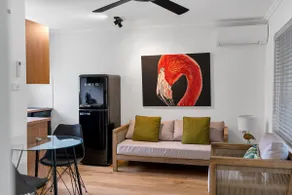 Creative and calm within a stunning small complex - Image 3