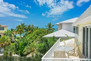 Sandy Seas Villa - Just one home from the Sand - Image 4