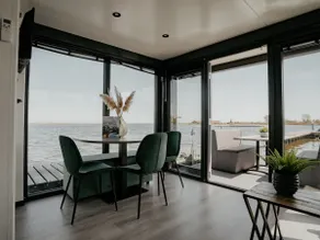 Havenlodge+ 3 People Luxury House - Image 3