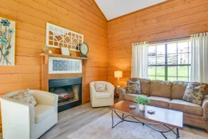 Stylish Townhome about 3 Mi to Theatre District! - Image 4