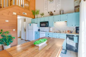 Stylish Townhome about 3 Mi to Theatre District! - Image 2