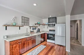 Convenient Burien Getaway: 12 Mi to Dtwn SEA! - Image 2