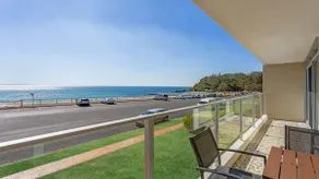Oceanic 2 On Main Beach - Image 3