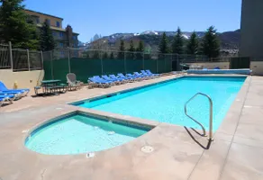 Spacious Avon Retreat | Pool, Tennis, 2 Masters & Free Shuttle - Image 3