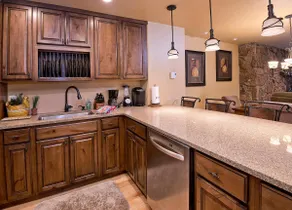 Spacious Avon Retreat | Pool, Tennis, 2 Masters & Free Shuttle - Image 5