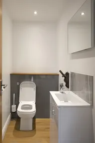 Serviced Penthouse Apartment in Old Town Swindon - Image 5