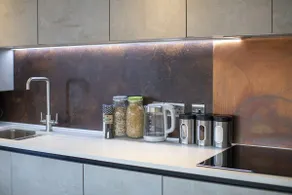 Serviced Penthouse Apartment in Old Town Swindon - Image 3
