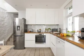 Upper Chandlers Cottage - Sea Views - Image 2