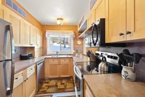 RMR: Joliment mis à jour 2 chambres avec vue sur la vallée + activités gratuites! - Image 4