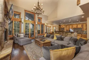Expansive elegance at base of Peak 8, 6 en-suites, 9 fireplaces, game tables, hot tub! - Image 5