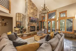 Expansive elegance at base of Peak 8, 6 en-suites, 9 fireplaces, game tables, hot tub! - Image 3