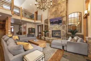 Expansive elegance at base of Peak 8, 6 en-suites, 9 fireplaces, game tables, hot tub! - Image 4