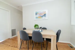 Sweet Caroline Sunny & Spacious Sleeps 6 - Image 3