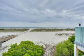 Cozy Oceanfront Condo w/ Pool & Beach Access! - Image 2