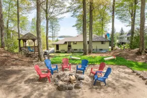 Hot Tub, Movie Room, Spacious for 10! 6BR Cottage - Image 4