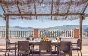 4 Bedroom Stunning Home In Iznajar - Image 4