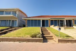 Brighton Beachfront Sanctuary - Retro Coastal Charm - Image 5