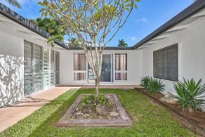 Endeavour Holiday House Clifton Beach - Image 4