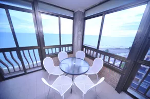 Castellmar apartment with ocean views - Image 3