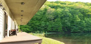 Secluded Mountain Lakehouse, Pets Welcome - Image 5