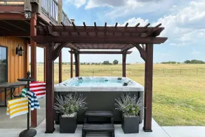 'The Copper Roost': Lake Texoma Escape w/ Hot Tub - Image 2