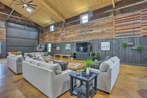 'The Copper Roost': Lake Texoma Escape w/ Hot Tub - Image 5