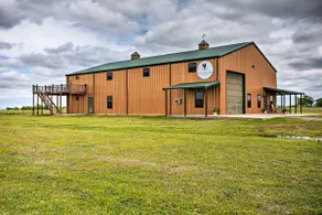 'The Copper Roost': Lake Texoma Escape w/ Hot Tub - Image 3