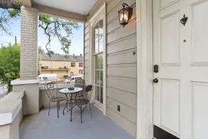 3BD HOME STEPS TO SAINT CHARLES Gated Parking - Image 4