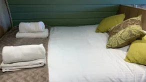Cosy escape heated luxury pod with hot tub - Image 3