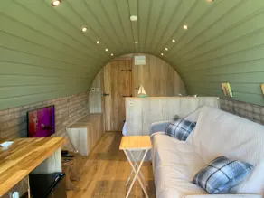 Cosy escape heated luxury pod with hot tub - Image 2