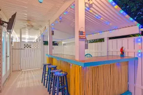 Sjov Beach House! Privat pool og Tiki Bar!  4 gratis cykler! - Image 3