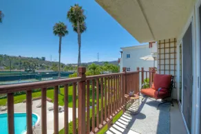 Private Balcony Overlooking Pool - Gated Parking - Image 2
