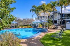 Lake View Villa 2 - Image 4