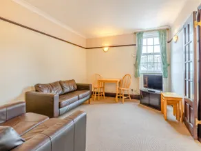 Mulberry House - Image 5