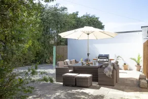 Bridge Apartment - Free Parking & WiFi - Near Perranporth Beach - Image 3