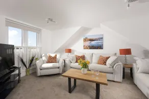 Bridge Apartment - Free Parking & WiFi - Near Perranporth Beach - Image 5